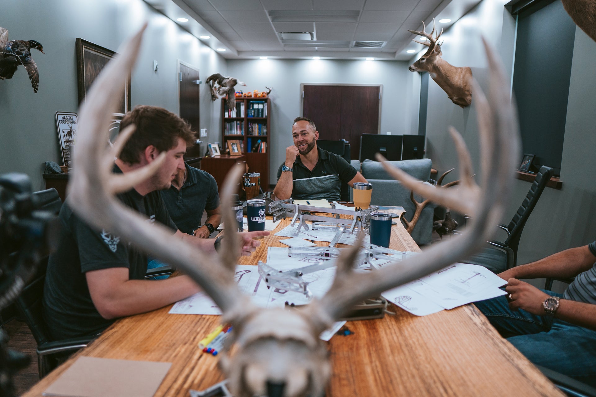 ElevateStandCo. TreeHangOnTree StandsClimbingSticks Hunting