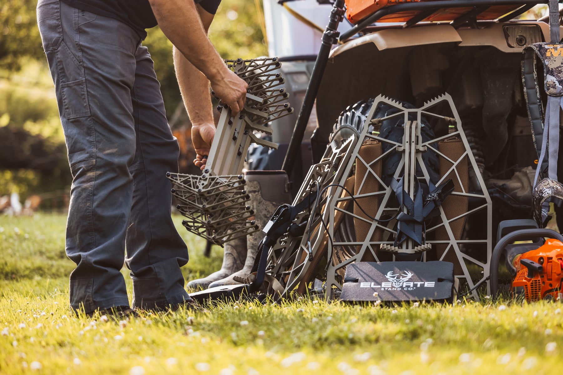 Elevate Stand Co. Lightweight Tree Hang On Stands Climbing Sticks